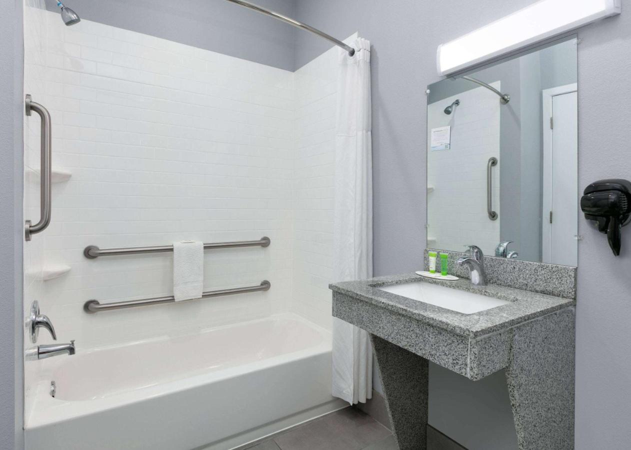 Days Inn By Wyndham Zachary La Extérieur photo