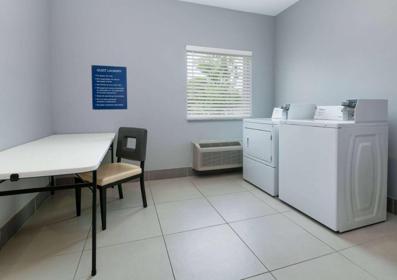 Days Inn By Wyndham Zachary La Extérieur photo